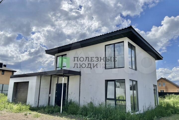 Коттедж 250 м² на участке 10 сот.