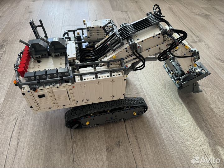 Lego 42100 Экскаватор Liebherr R 9800