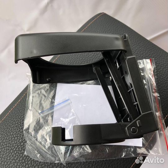 Подлокотник для daihatsu mira 2017г