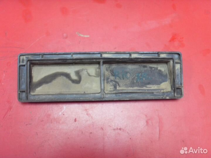 Решетка вентиляционная 9751025001 Kia RIO 3 UB,QB