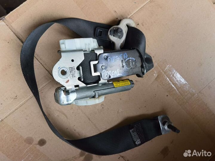 Ремень безопасности передний левый Ford fiesta