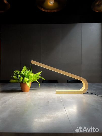 Лампа настольная