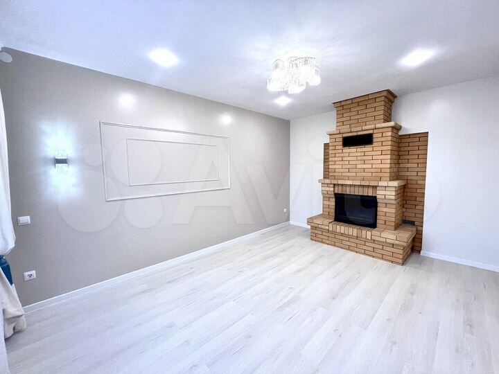 Коттедж 215 м² на участке 8,1 сот.