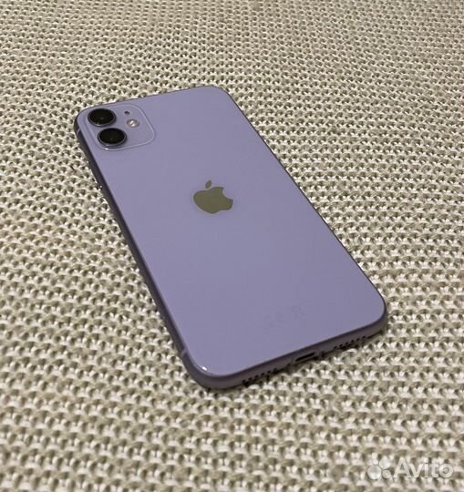 Телефон iPhone 11