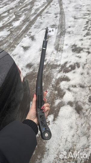 Поводок дворника левый Honda civic 4d