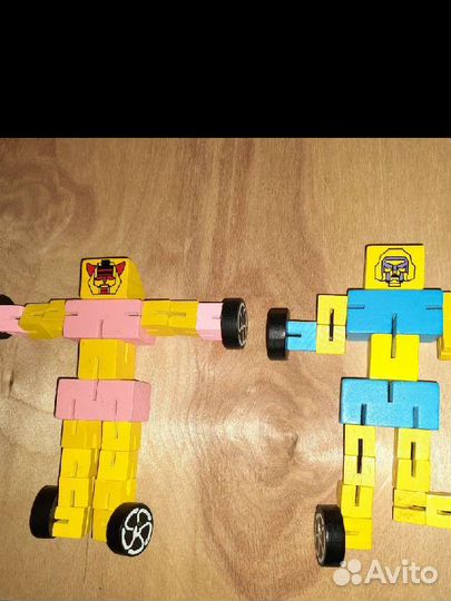 Робот деревянный