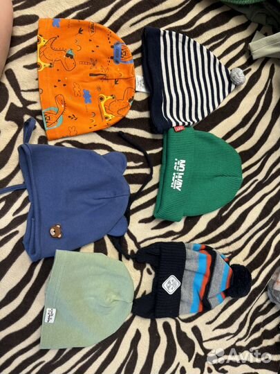 Шапочки для мальчика и носочки