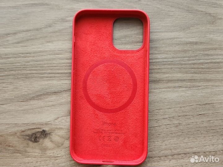 Оригинальный чехол на iPhone 12