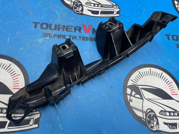 Клипса бампера задняя правая Mercedes-Benz C-Class