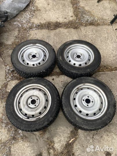 Колеса зимние nokian