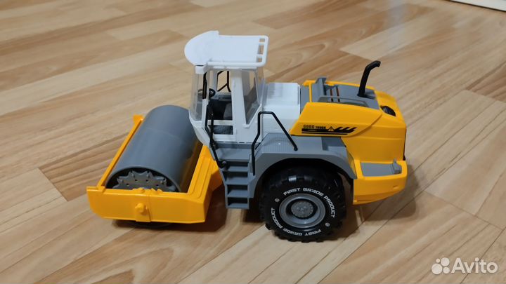 Игрушечный асфальтоукладчик каток большой