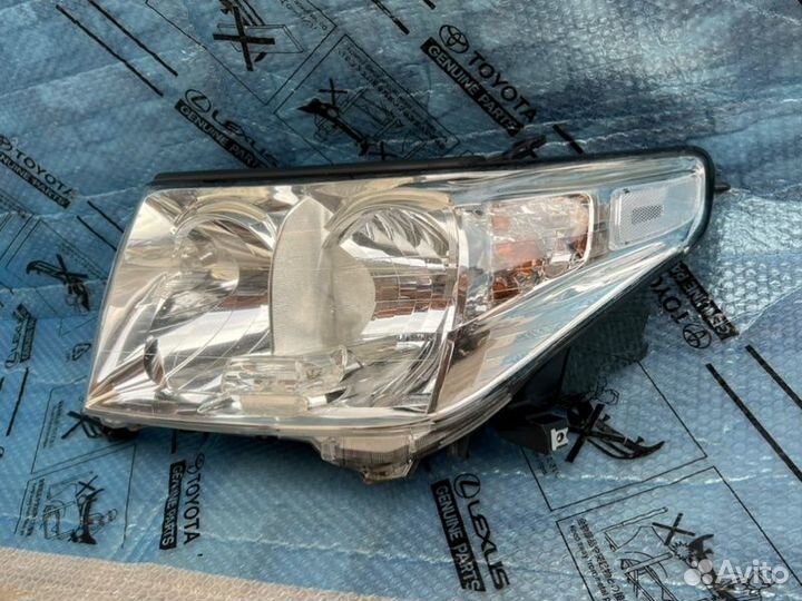 Фара передняя левая Toyota Land Cruiser 200