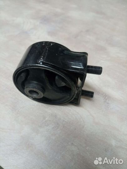 Подушка двигателя зад Ford Festiva/Mazda Demio