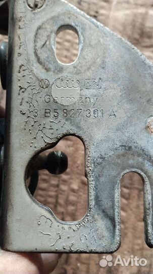 Петля крышки багажника Пассат Б-5