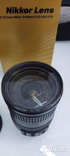 Объектив Nikon 18-200mm f/3.5-5.6G
