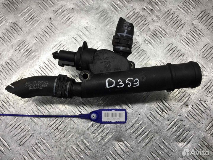 Фланец (тройник) системы охлаждения Volkswagen Tou