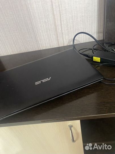 Ноутбук asus