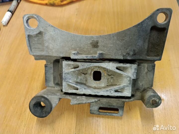 Опора кпп Renault Scenic 3 минивэн К9К832 2010