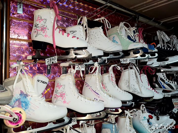 Коньки фигурные с мехом новые