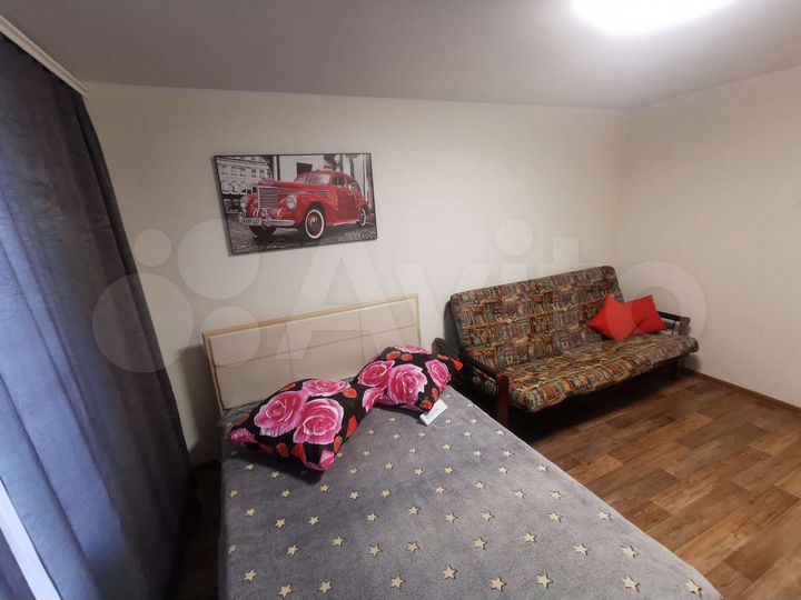 2-к. квартира, 52 м², 1/10 эт.