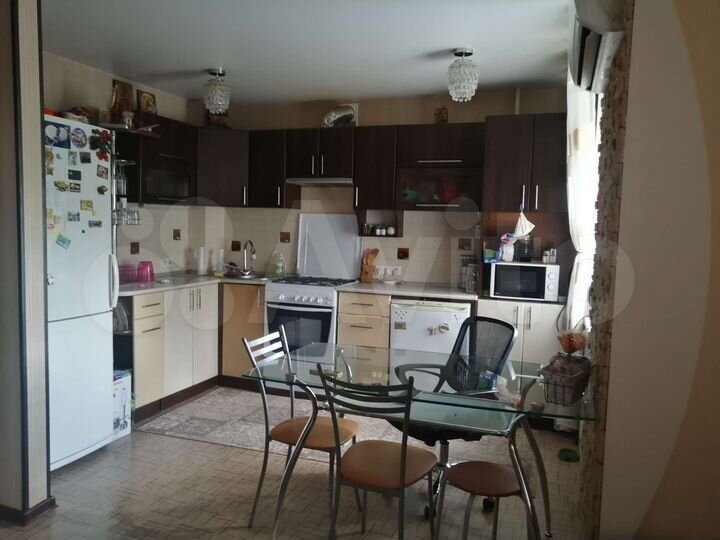 4-к. квартира, 72 м², 3/9 эт.