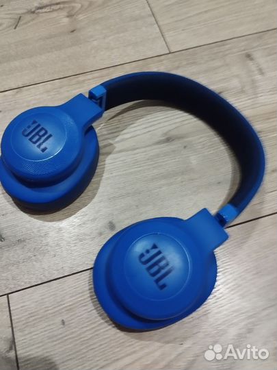 Беспроводные наушники jbl