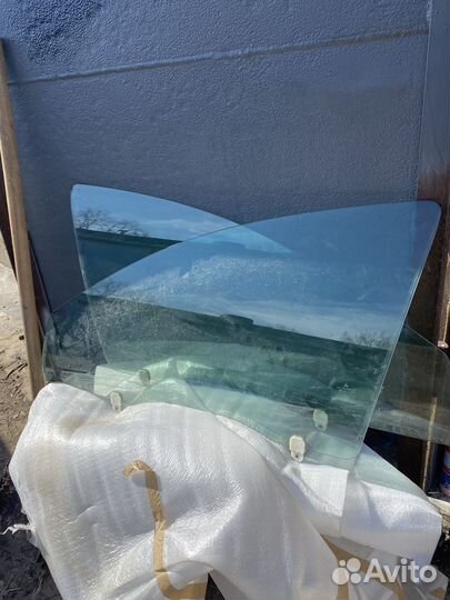 Стекла боковые Mitsubishi Lanser 10 uvs