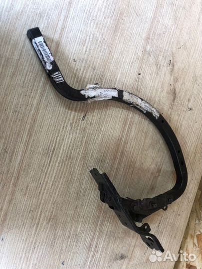 Петля двери багажника задняя Toyota Camry