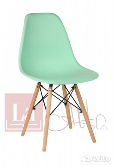 Стол со стульями