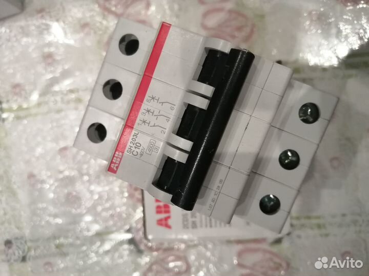 Автоматические выключатели однофазные, трехфазные
