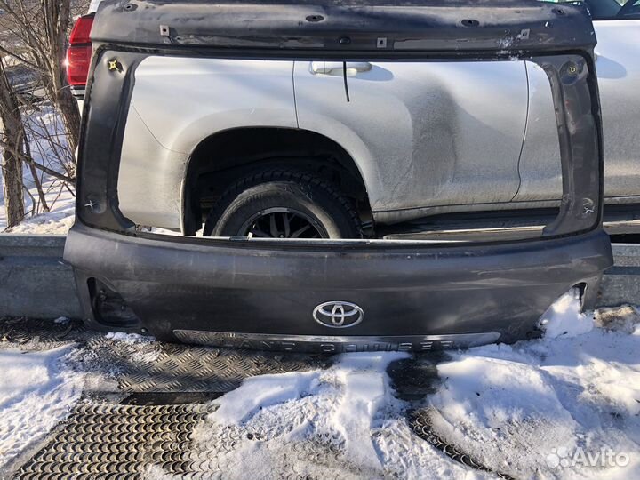 Крышка багажника верхняя на ленд крузер 200