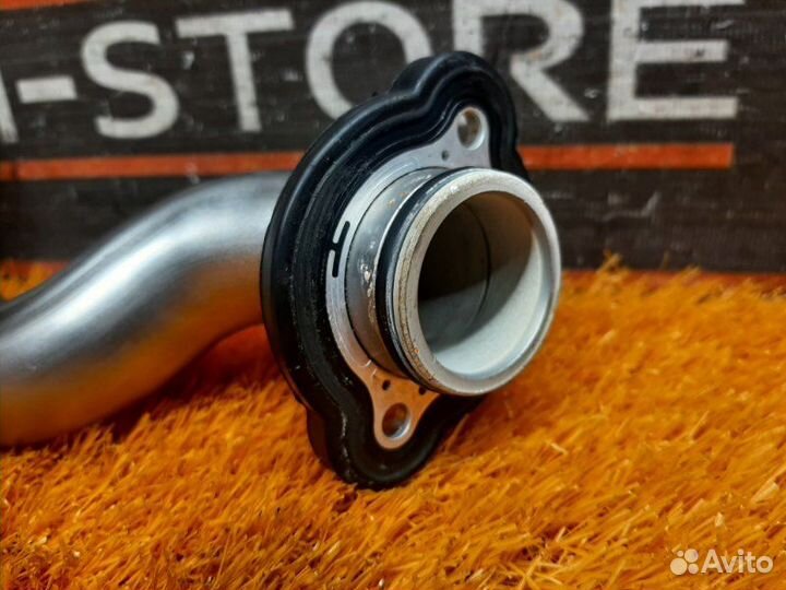 Патрубок системы охлаждения Bmw 5-Series F10