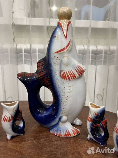 Графин с рюмками 