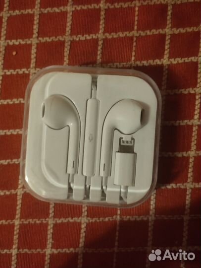 Проводной наушник для iPhone