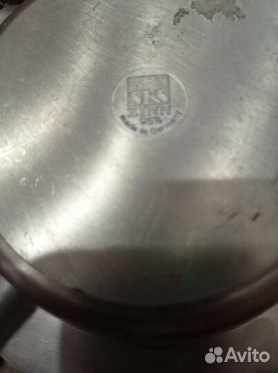 Оловянная пепельница и зажигалка