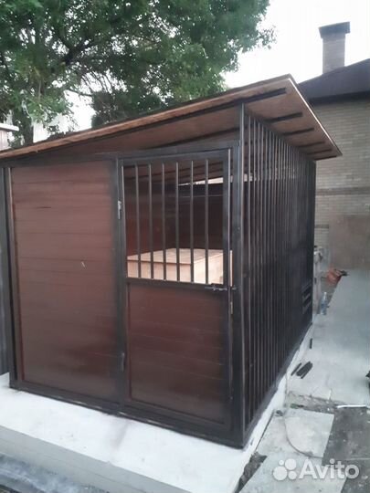 Вольер будка