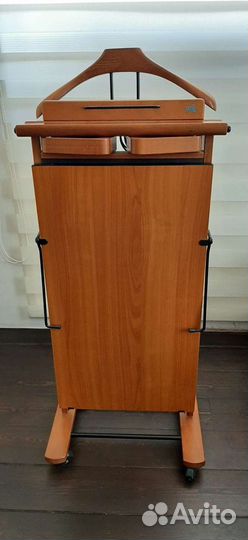 Пресс-вешалка