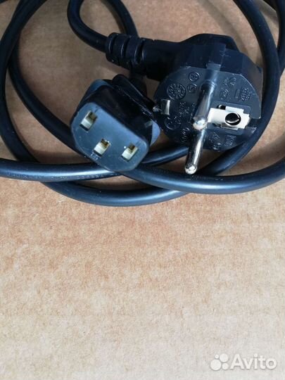 Шнур питания для компьютера