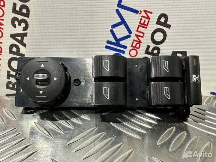 Блок управления стеклоподъемниками Ford Focus 2