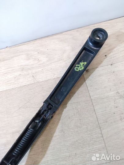 Поводок стеклоочистителя правый Kia Ceed 2 JD