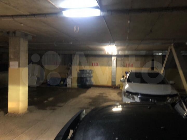 Машиноместо, 18 м²