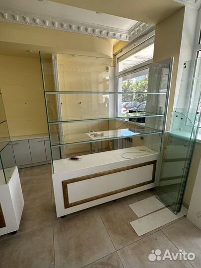 Стекло,витрины,шкафы,тумбы