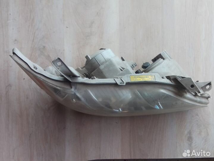 Фара правая Toyota Camry V40 ксенон