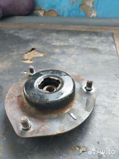 Передняя левая опора Lexus ES