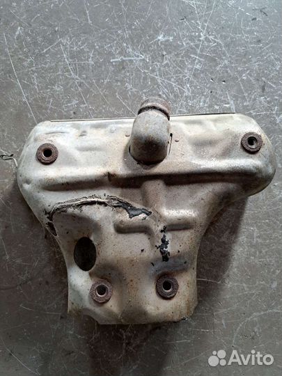 Кожух выпускного коллектора Mitsubishi Mirage