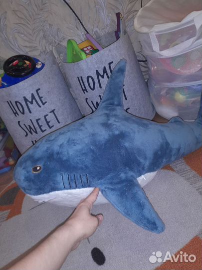 Игрушка акула