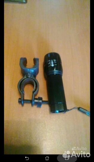 Замок и фонарик для велосипеда