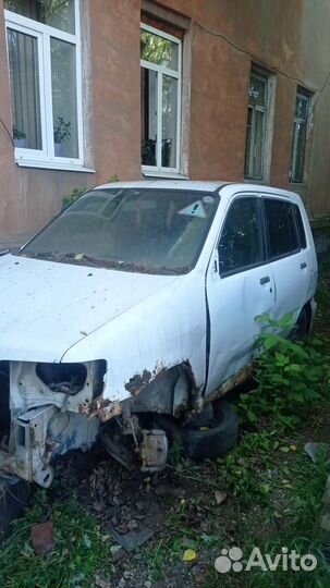 Ниссан куб 2000г.в. на запчасти