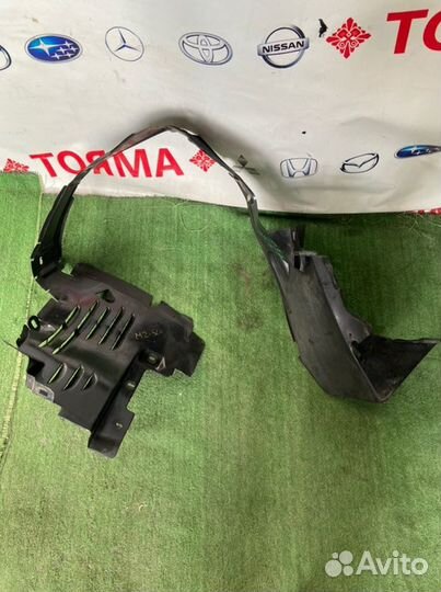 Подкрылок передний правый Mercedes E-Class W210