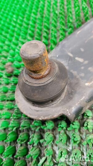 Рычаг передний левый нижний Nissan Tiida 2008